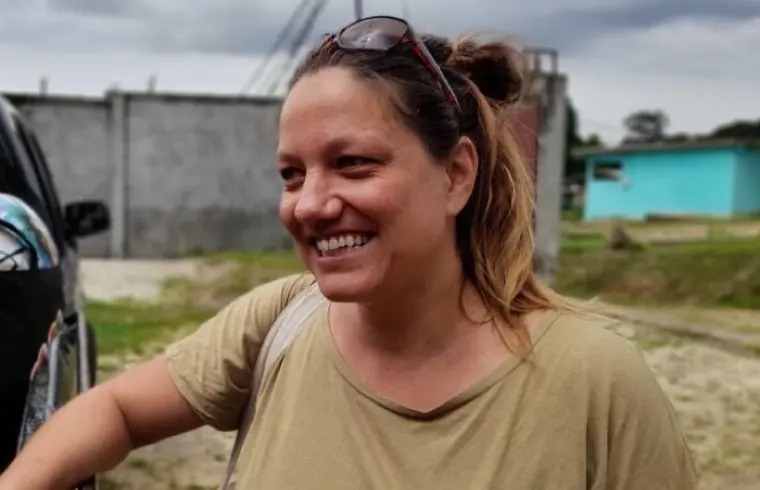 Julie (Mudanga), inițiată Mabundi și hipnoterapeut